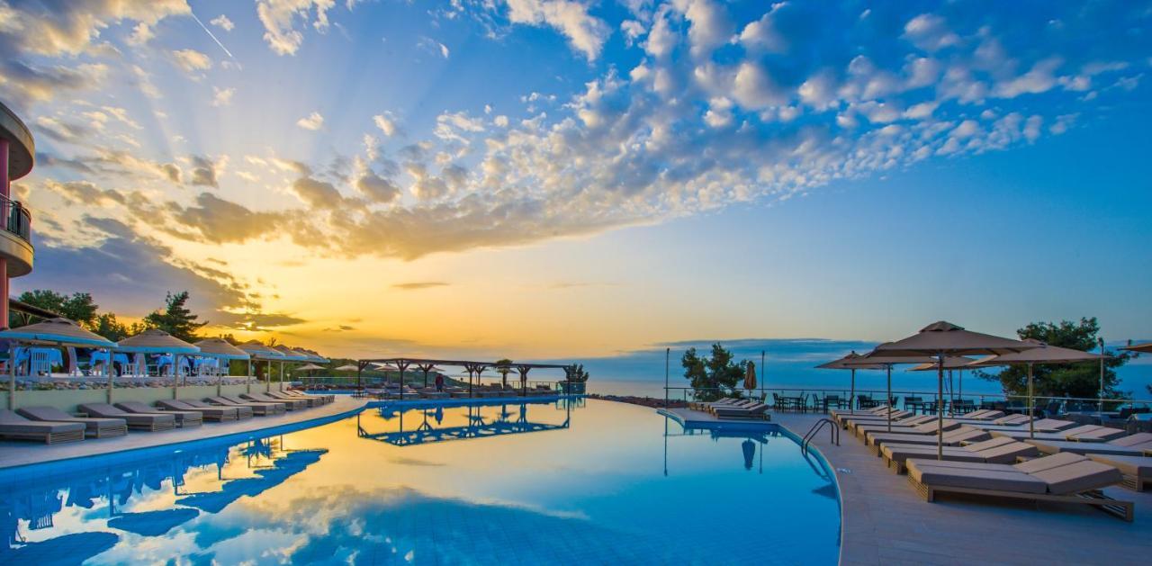 Alia Palace Hotel - Adults Only 16+ Chalkidiki Ngoại thất bức ảnh Sunset at the Dead Sea
