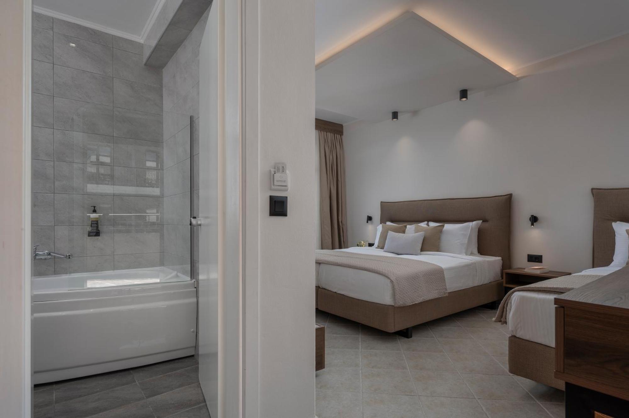 Alia Palace Hotel - Adults Only 16+ Chalkidiki Ngoại thất bức ảnh A room at the hotel