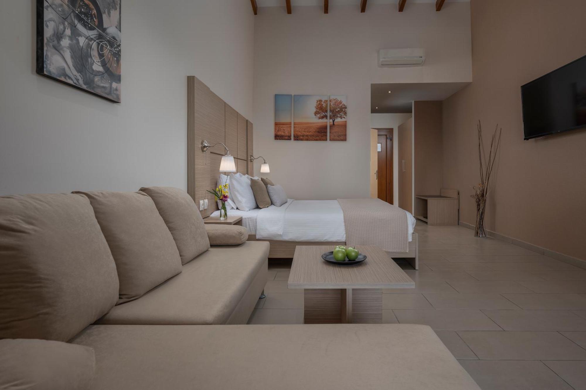 Alia Palace Hotel - Adults Only 16+ Chalkidiki Ngoại thất bức ảnh A room at the hotel