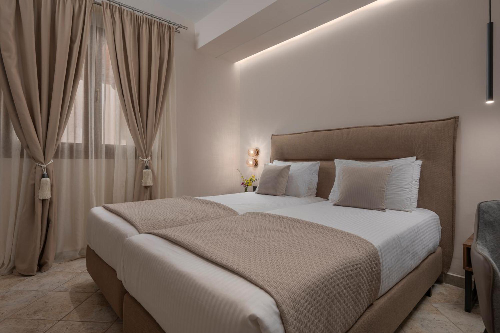 Alia Palace Hotel - Adults Only 16+ Chalkidiki Ngoại thất bức ảnh A bedroom at the hotel