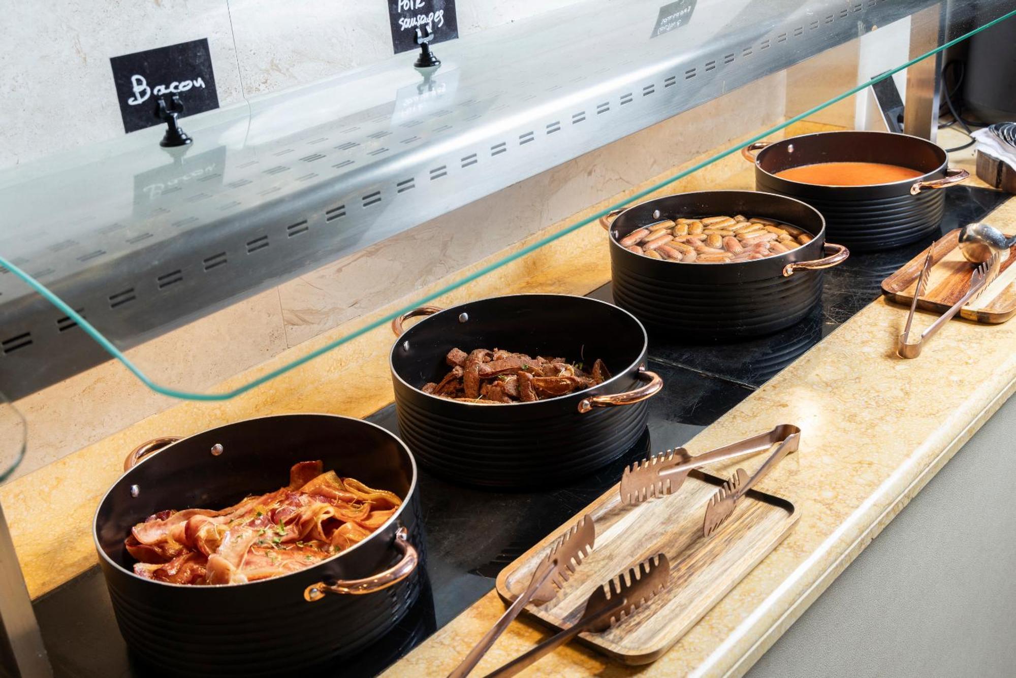 Alia Palace Hotel - Adults Only 16+ Chalkidiki Ngoại thất bức ảnh Bacon, sausage, chicken and cheese at a salad bar