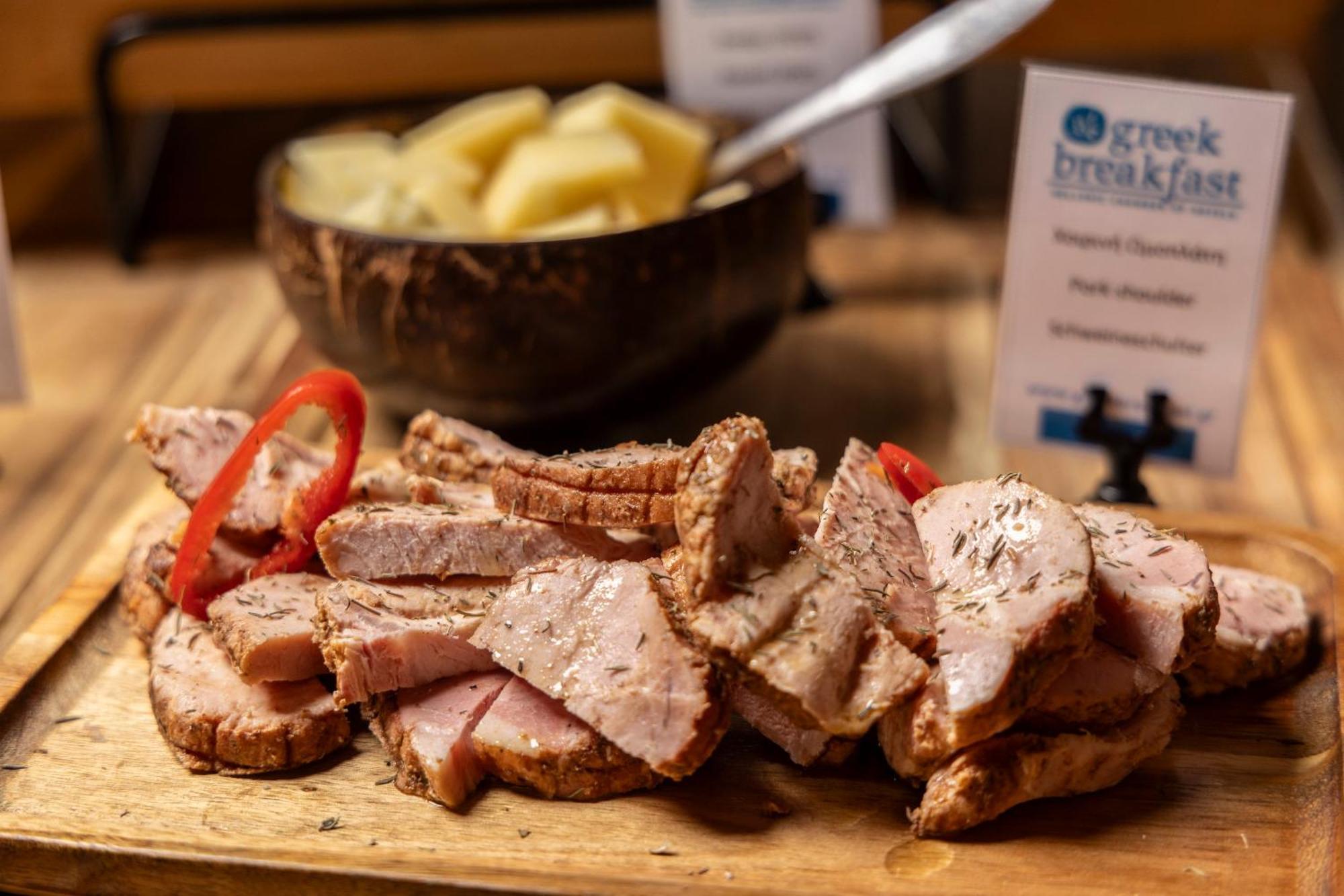 Alia Palace Hotel - Adults Only 16+ Chalkidiki Ngoại thất bức ảnh Pork prepared at the 2019 Minnesota Pork Convention